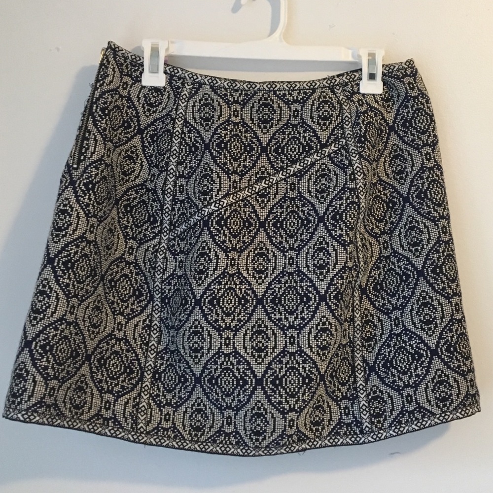 Francesca's Collections Navy and Cream Patterned Mini Skirt